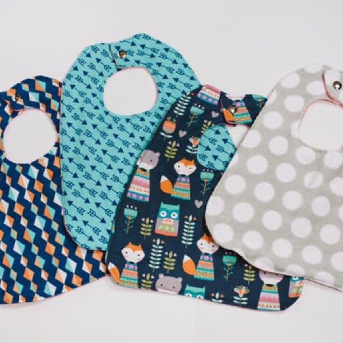 How to make a DIY baby bib.