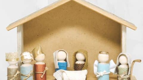 How to make a wooden peg people nativity set for Christmas.