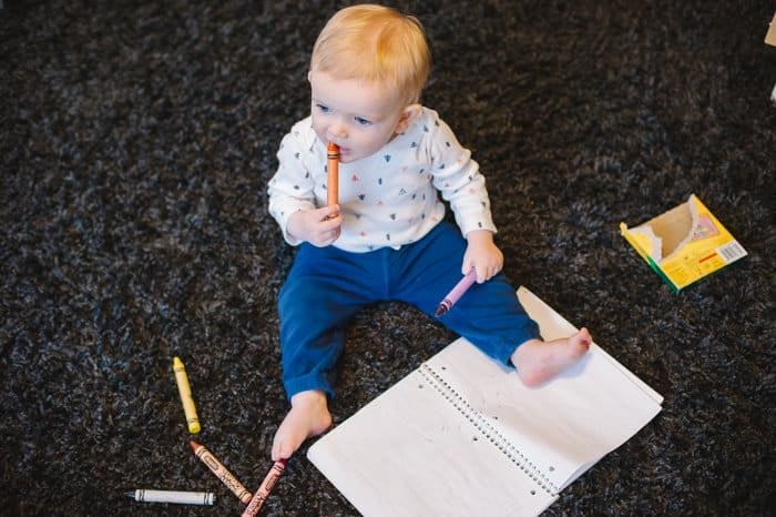 Art with Raleigh - How to Introduce Art to a Baby - Baby Friendly Art - 3 Tips for Making Art Fun with Babies | Art for babies, baby art, baby art projects