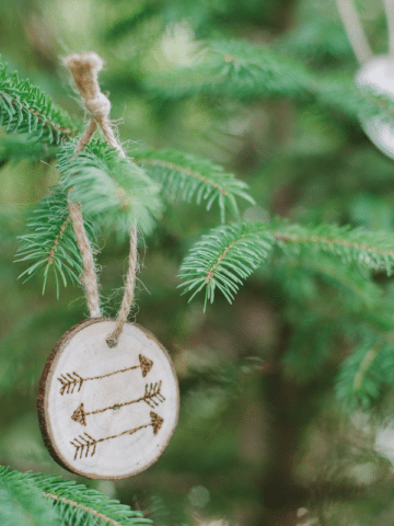 Wood Burned Christmas Ornaments on Wood Slices - DIY Ornaments