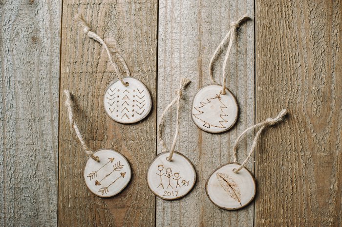 10/20pcs Wood Slices Wood Rounds With Pre-drilled Hole And Twine String,  Wood Slices For Wood Burning Painting DIY Crafts Christmas Ornaments Party  We