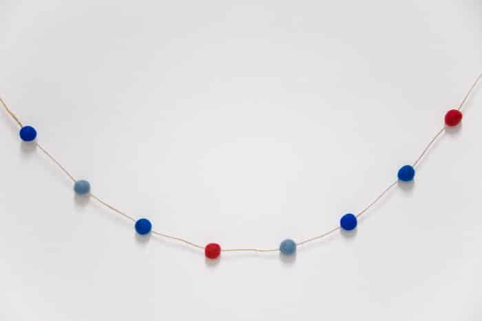 How to Make a Fourth of July Felt Ball Garland - Easy 4th of July Decor Ideas