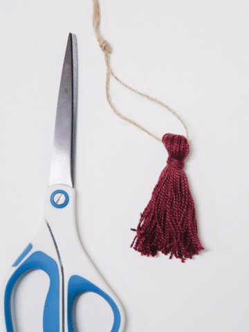 How to Make a Mini Tassel with Embroidery Floss