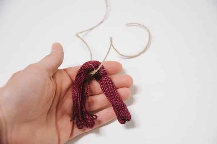 simple way to make an embroidery floss tassel