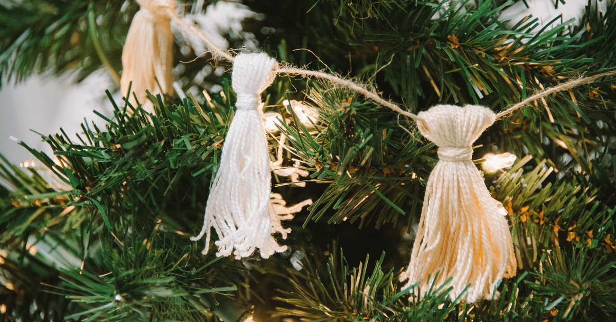 How to Make a Christmas Tassel Garland with Embroidery Floss