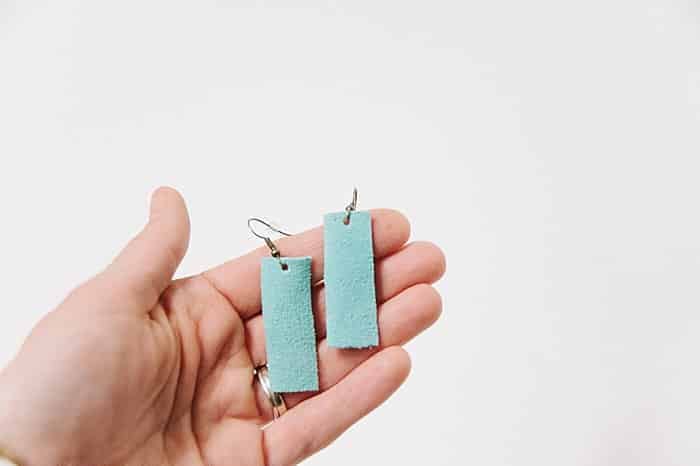Diy rectangle earrings made out of leather.