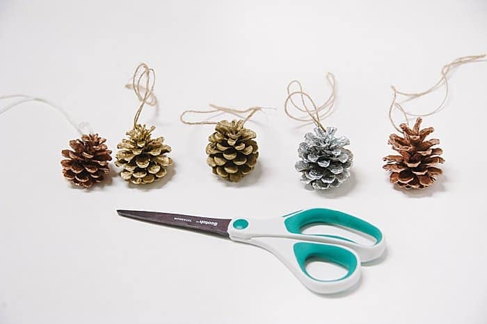 spray painted pine cones for christmas tree ornaments