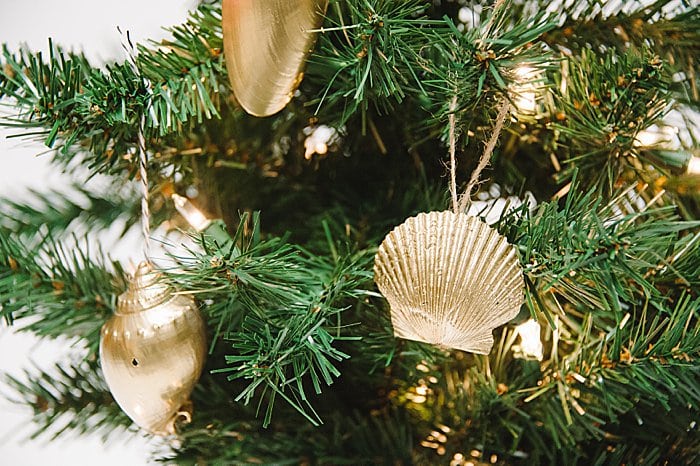 make your own christmas tree ornaments with beach shells