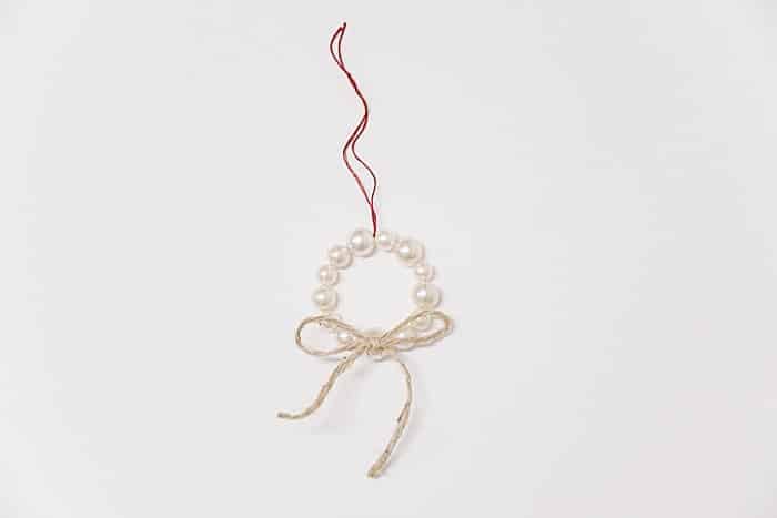 Pearl wreath ornament DIY tutorial