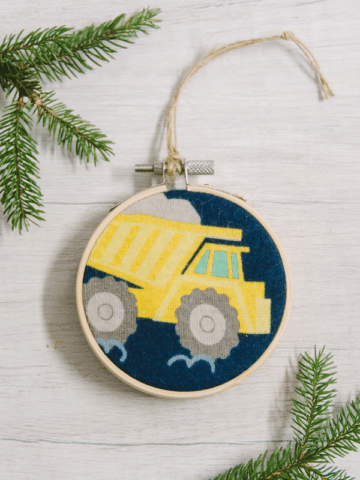 Day 14_ How to Make a Keepsake Fabric Embroidery Hoop Ornament _ The 30 Days of Ornaments Project