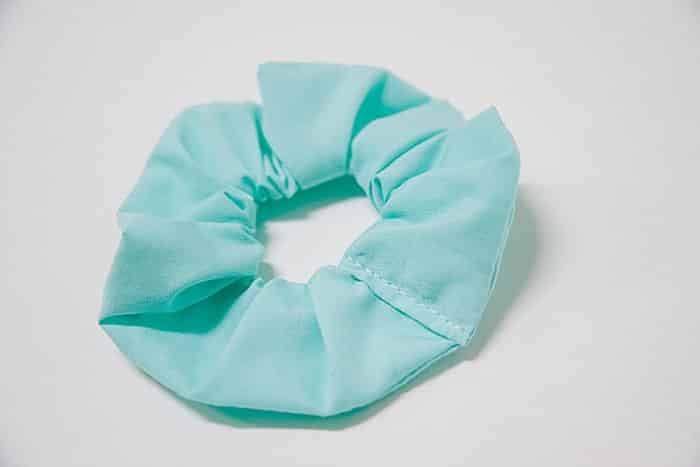 finished homemade scrunchie