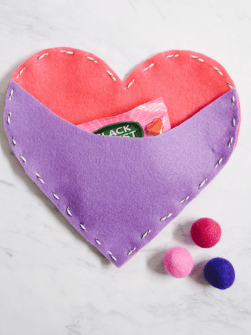 DIY Felt Heart Treat Pouch for Valentine's Day