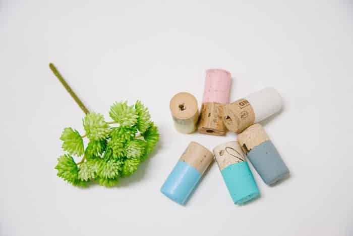 How to make DIY a wine cork planter