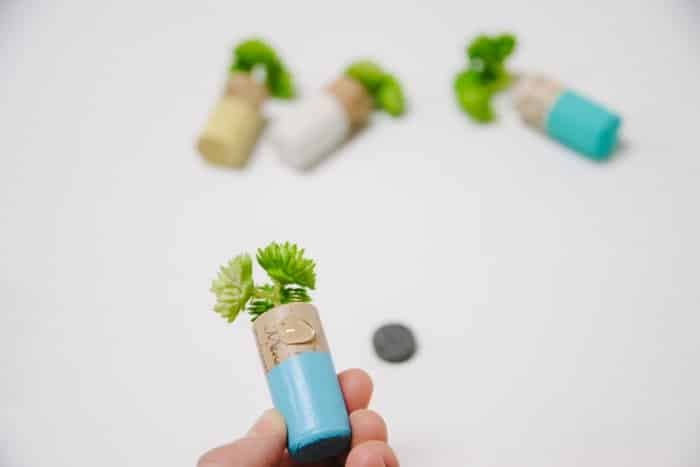 How to make DIY wine cork planter magnets
