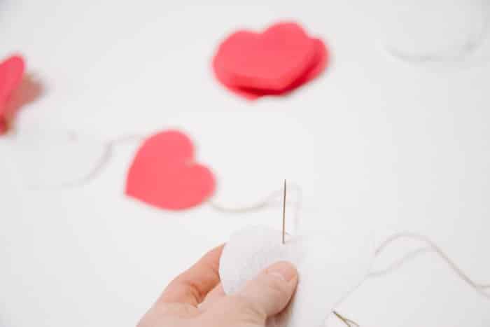 How to Make a Felt Valentine Heart Garland | DIY Valentine Garland Ideas