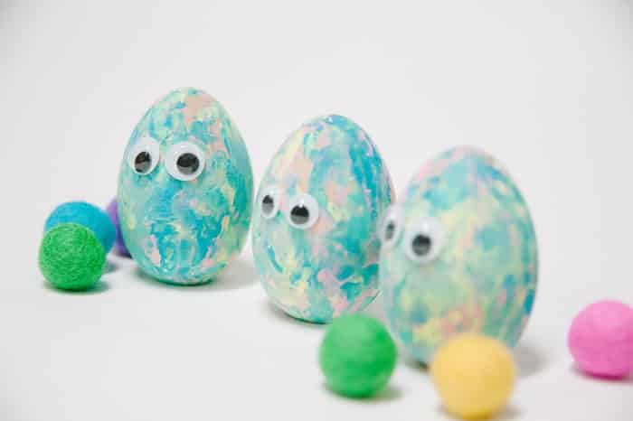 Easy Wooden DIY Painted Easter Eggs | Easter Crafts for Kids