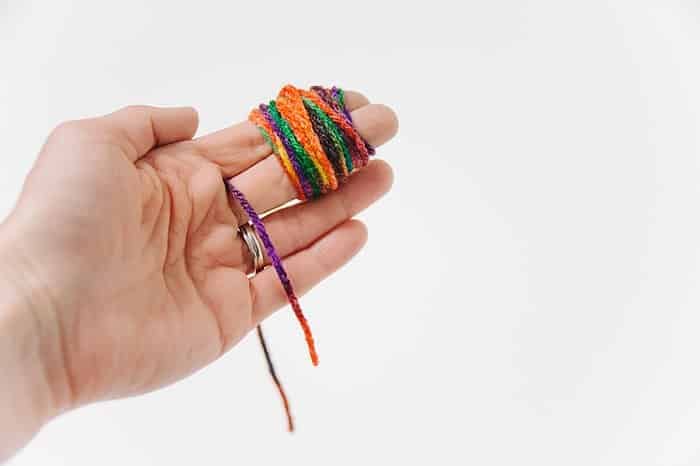 diy pom pom making