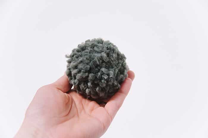 thick yarn pom pom