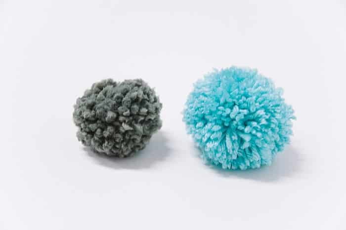 comparing types of yarn for making pom poms