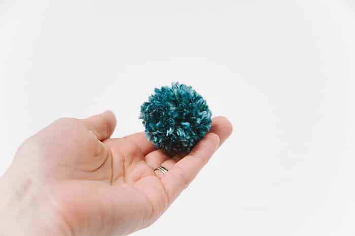 diy blue pom pom yarn