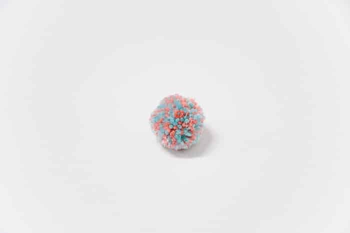 Loren Crafts 2-Colour Pom Pom - DU0001 - Hobiumyarns