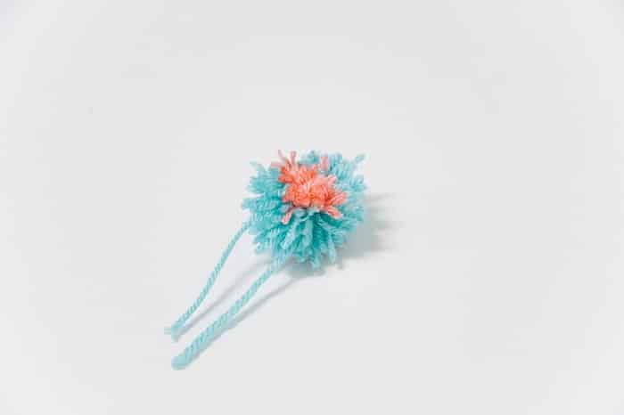 Loren Crafts 2-Colour Pom Pom - DU0001 - Hobiumyarns