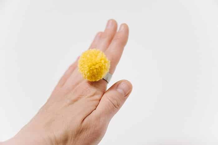 diy pom pom ring