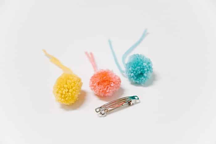 how to make a pom pom barrette