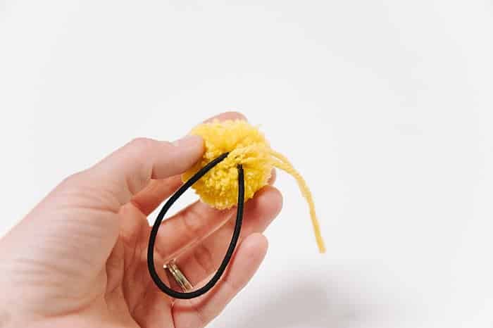 diy pom pom ponytail holder