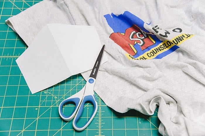 How to Make a DIY No Sew Face Mask from an Old T-Shirt