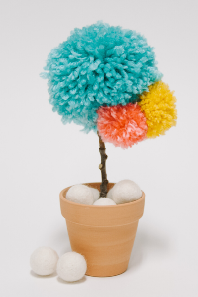 DIY Yarn Pom Pom Flower _ Faux Potted Flower Idea