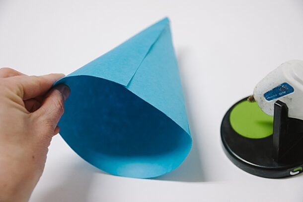 how-to-make-a-cone-out-of-paper-diy-paper-party-hat-tutorial