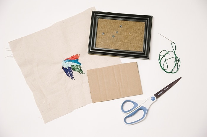 how to frame embroidery in a photo frame