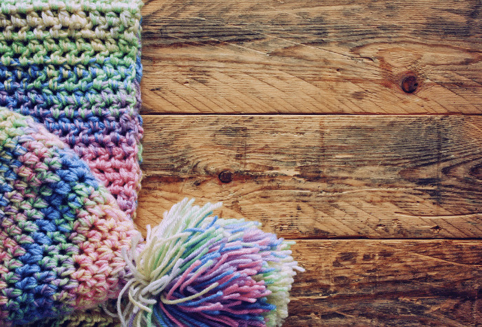 difference between crochet and knitting