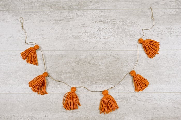 diy yarn tassel garland