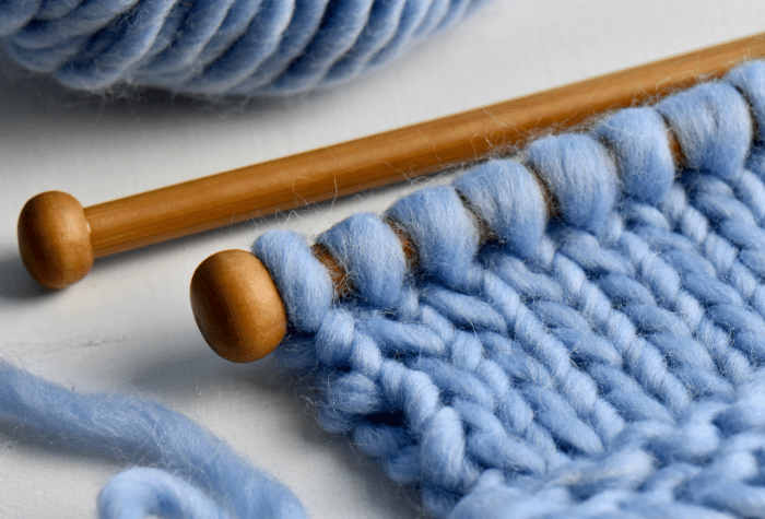 difference between crochet and knitting