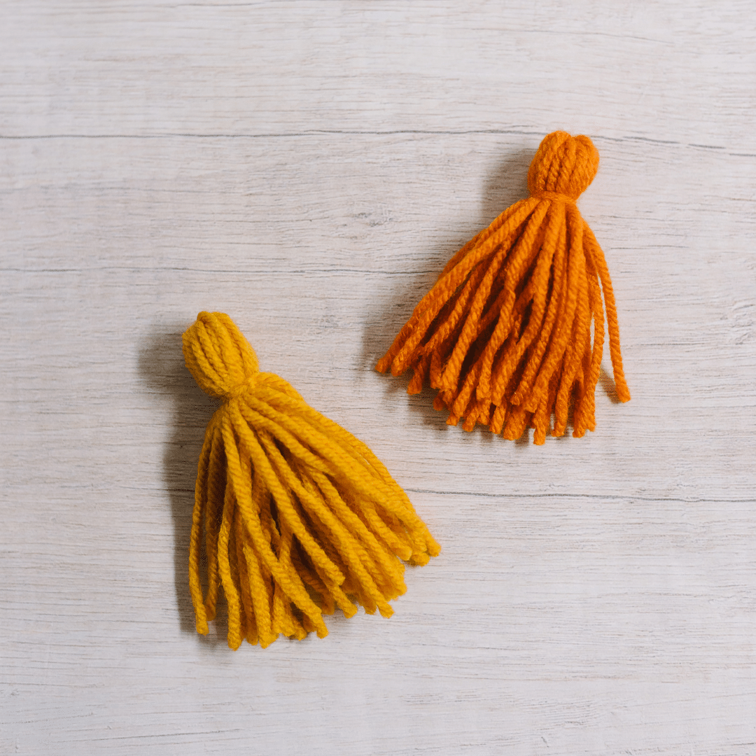 How to Make Yarn Tassels DIY Tassel Tutorial with Yarn