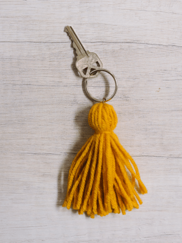 how to make a yarn tassel keychain