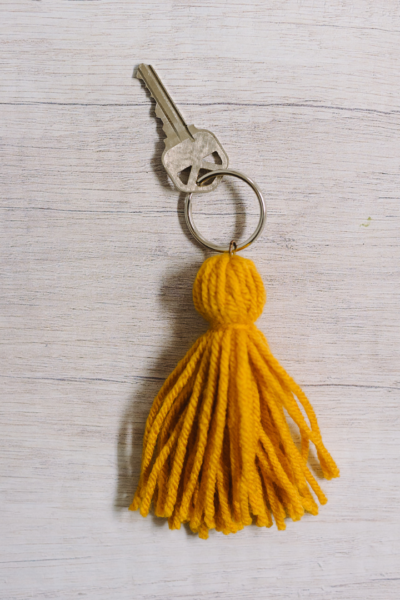 how to make a yarn tassel keychain