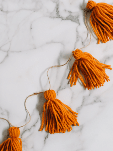 how to make yarn tassel garland
