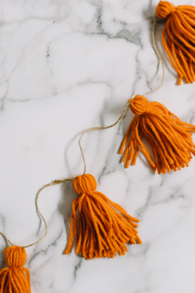 how to make yarn tassel garland