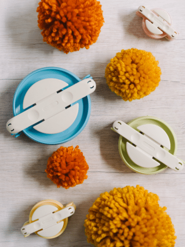 How to Use a Pom Pom Maker to Make Pom Poms