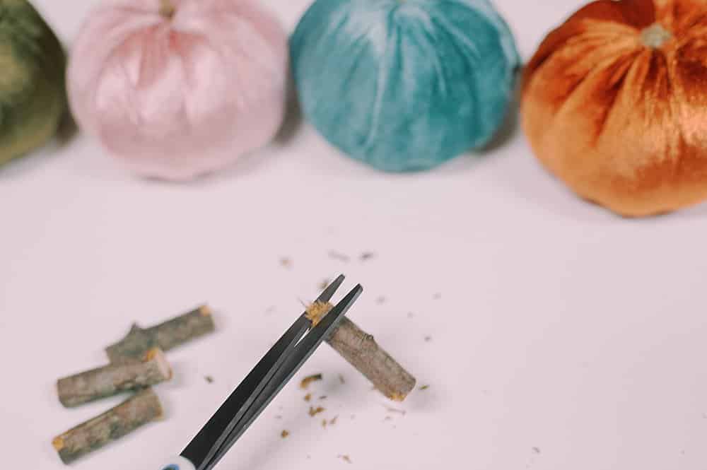 how to make diy fabric pumpkins from the dollar store