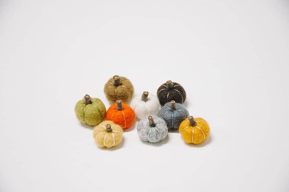 diy felt ball pumpkin