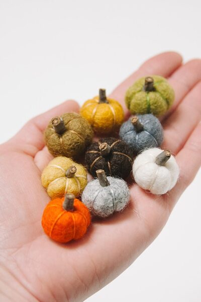 how to make mini felt ball pumpkins for fall