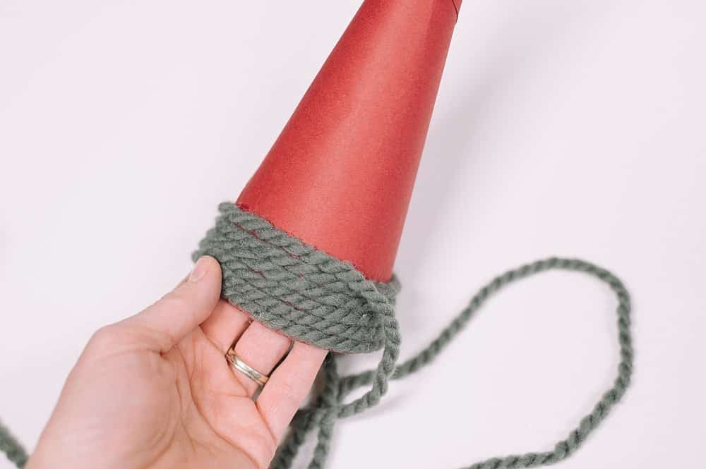How to make yarn wrapped christmas tree.