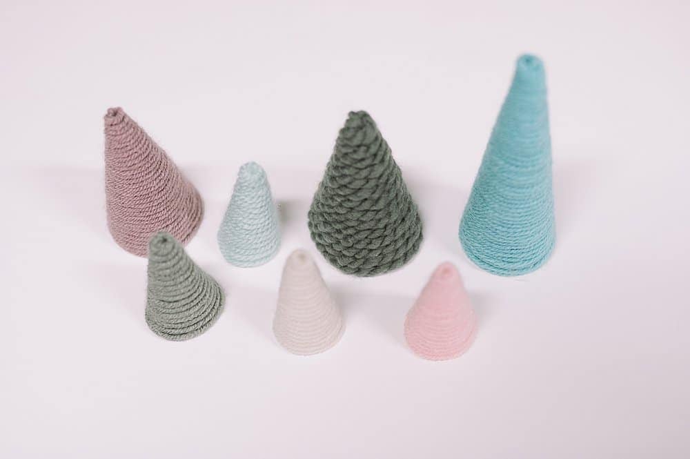 how to make yarn wrapped mini christmas trees