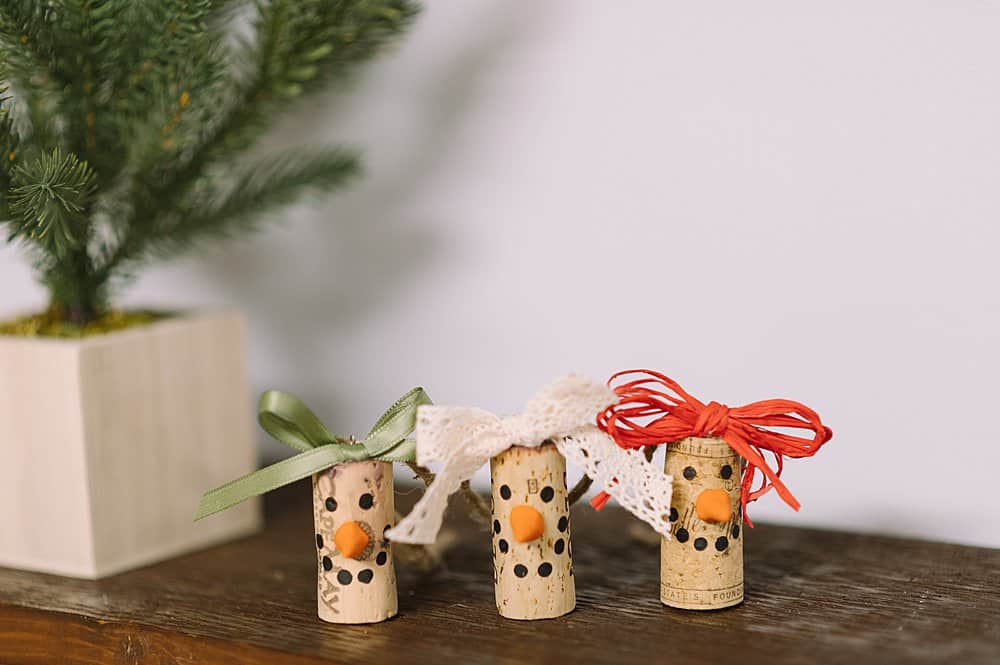 how to make a cork snowman ornament