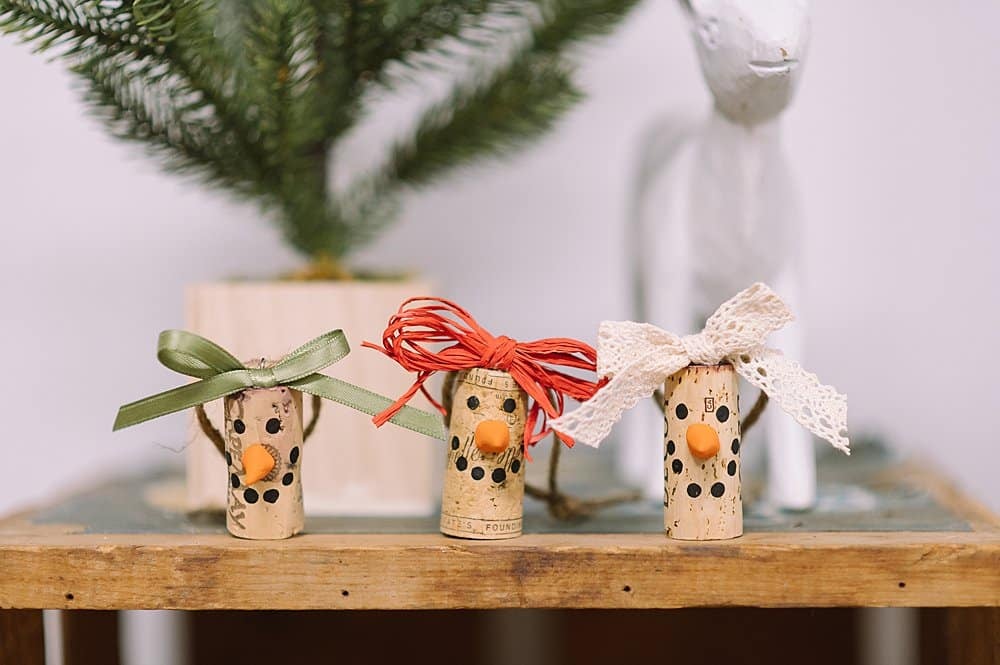 how to make a cork snowman ornament