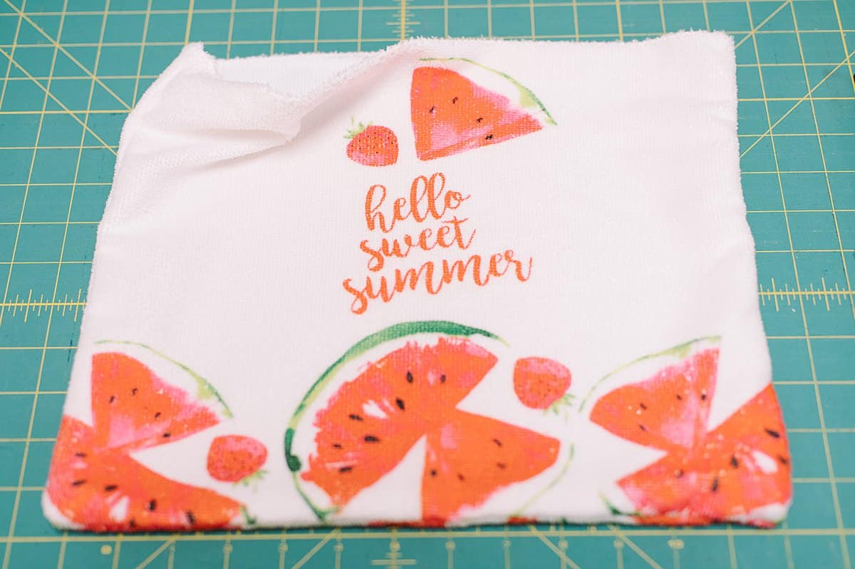 make a Hello Sweet Summer tote bag from a towel